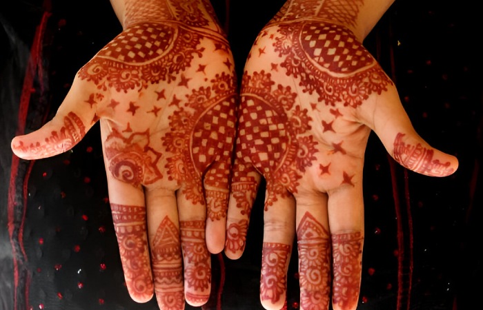 Why Choose Simple Mehndi Designs?