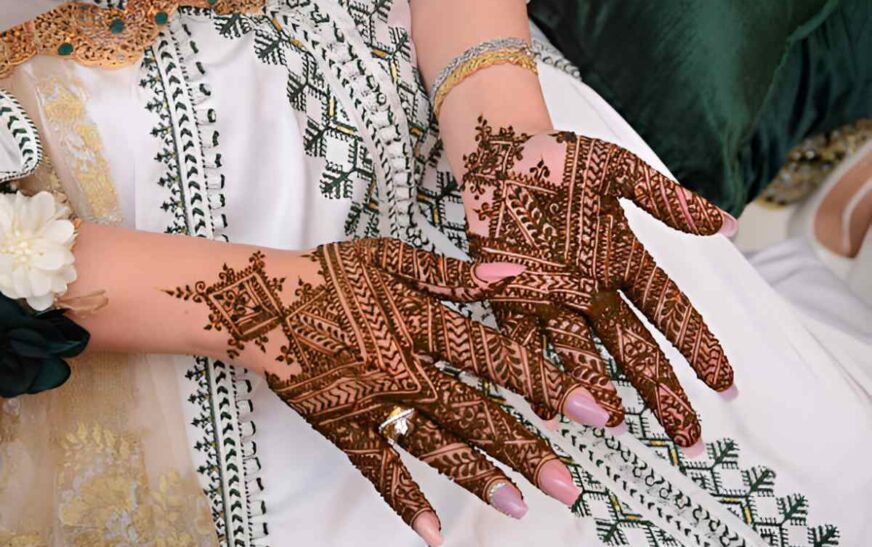 Instagram:oal2uwevo58= Royal Front Hand Mehndi Design